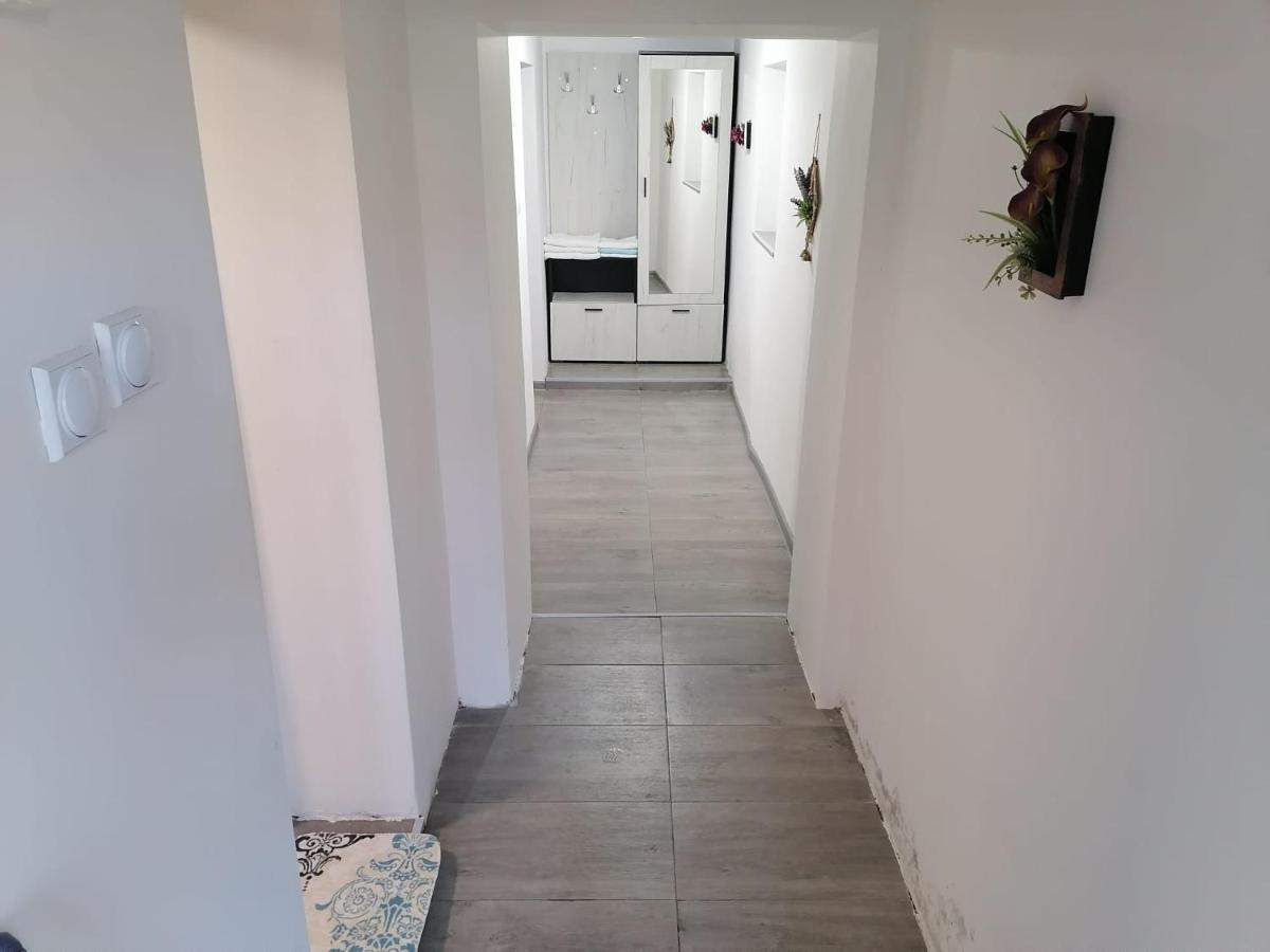 Апартамемт 3 Места С Кухня С Дворче Apartment Vratsa Luaran gambar